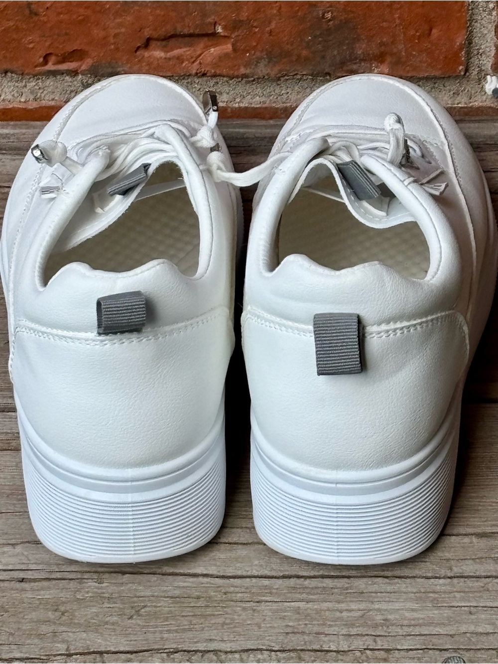 Madden Girl Elvis White Slip On Fashion Sneakers Sz 7M - Picture 3 of 6